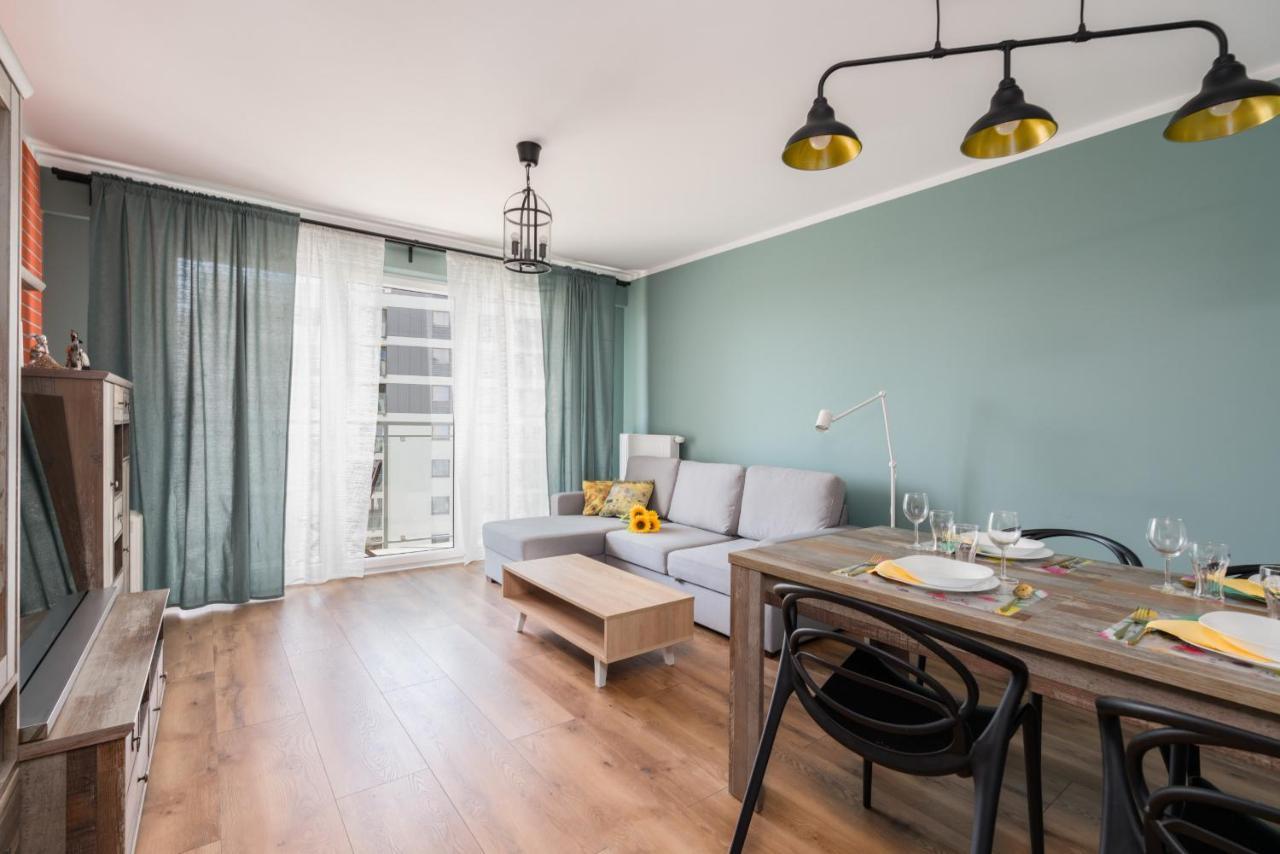 Poznan Serbska 2 Miejsca Parkingowe By Noclegi Renters Bagian luar foto