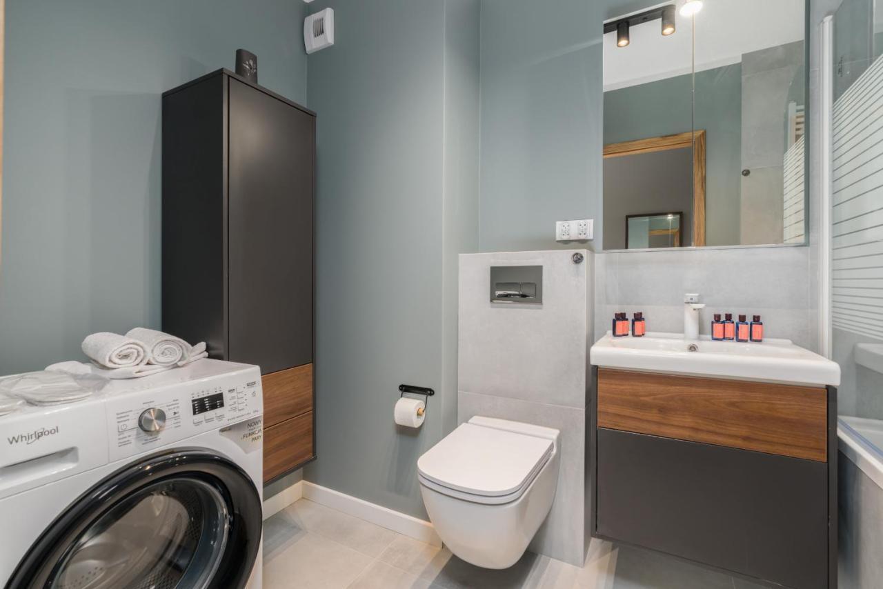 Poznan Serbska 2 Miejsca Parkingowe By Noclegi Renters Bagian luar foto